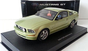AutoArt Racing 2005 Ford Mustang GT 13051