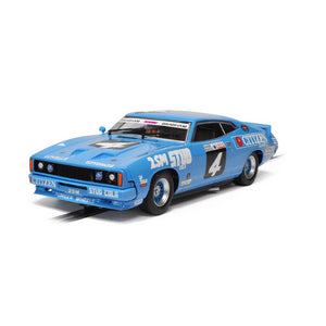 Scalextric Ford Mustang Schwarz und Gold C4405