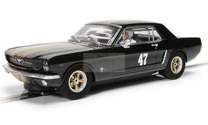 Scalextric Ford Mustang Schwarz und Gold C4405
