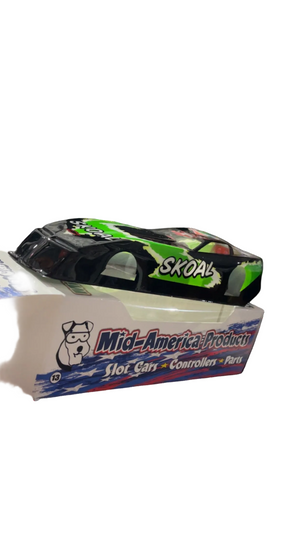 MID913P — 1/24 Parma Corvette Funny Car — Skoal Bandit livery 913P